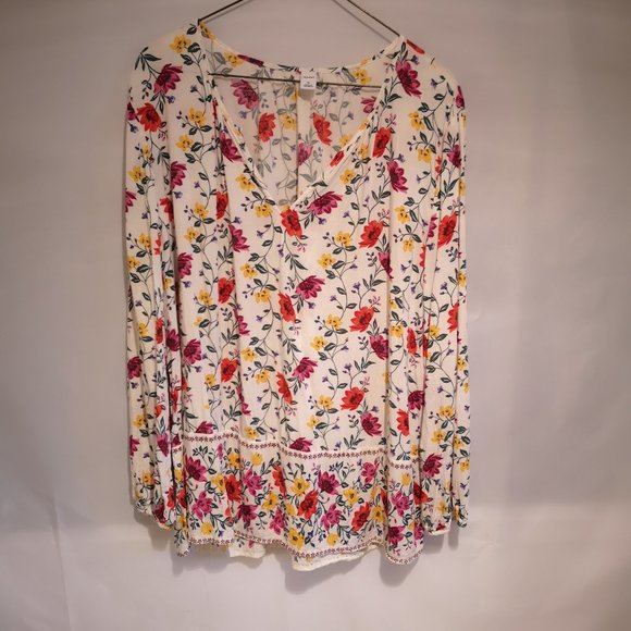 Old Navy Tops - 2/$20.00 Mix & Match - Old Navy Ladies White Flower Pattern Long Sleeve Blouse